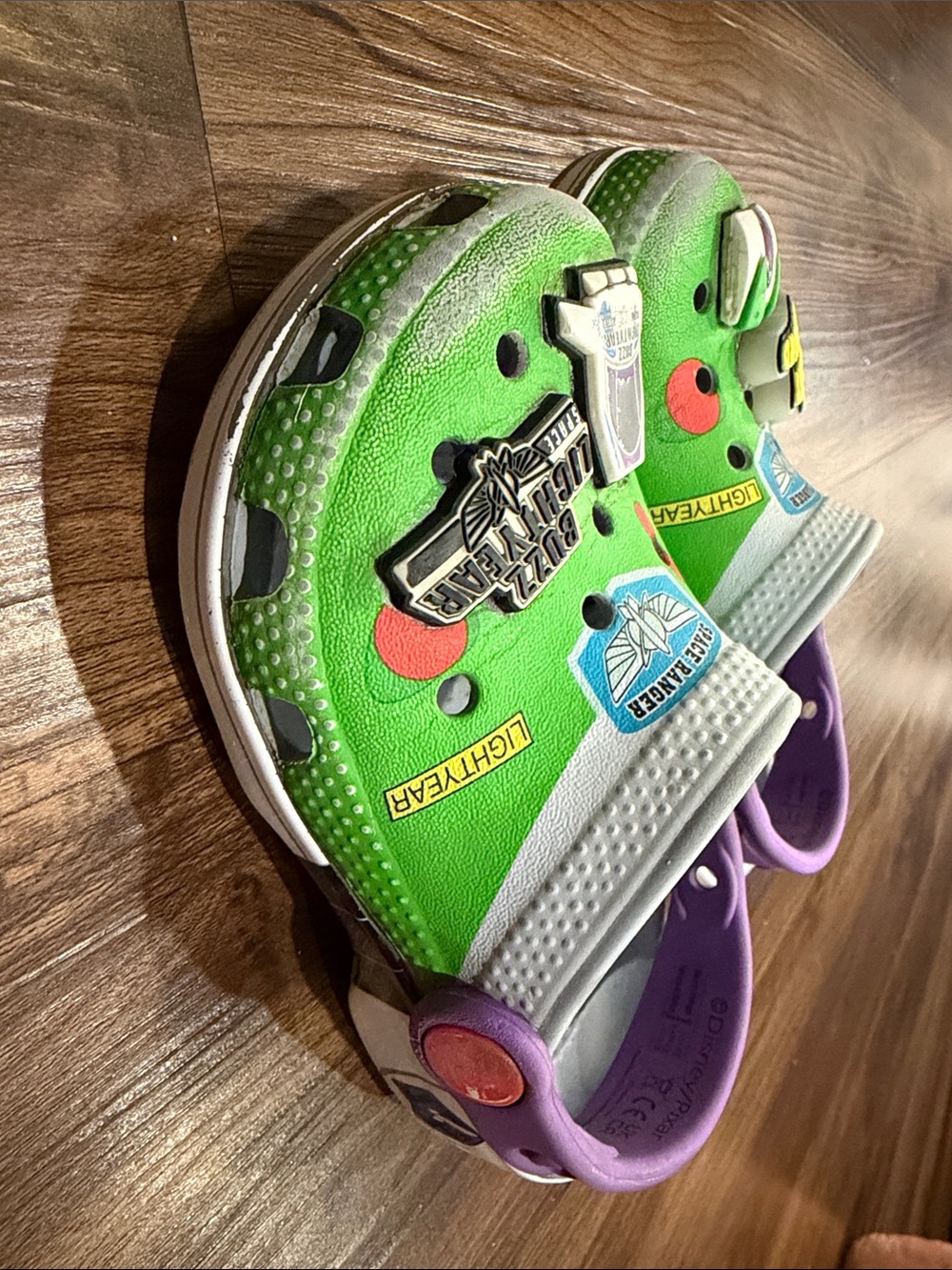Toy Story Buzz Lightyear Kids Green CROCS - Size 8 Toddler - Picture 2 of 7